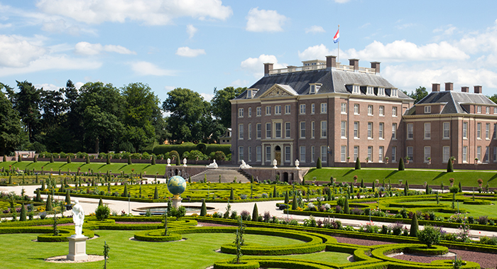 De tuin en het pand van Paleis Het Loo